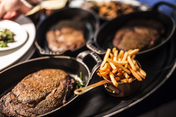 Crystal Cruises, Crystal Serenity Beefbar 8.jpg